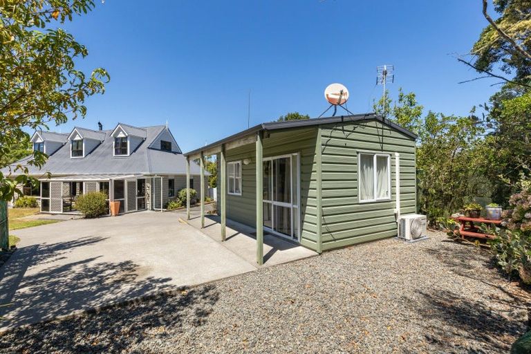 Photo of property in 529 South Road, Omata, New Plymouth, 4374