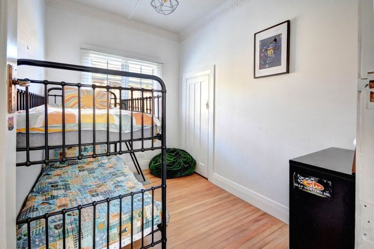 Photo of property in 1 Oakland Street, Andersons Bay, Dunedin, 9013