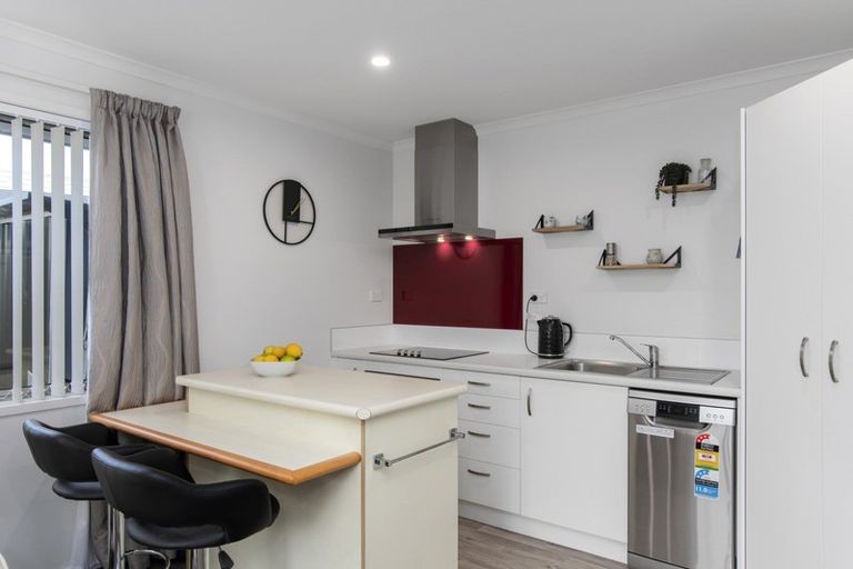 Photo of property in 11 Lance Way, Papamoa, 3118