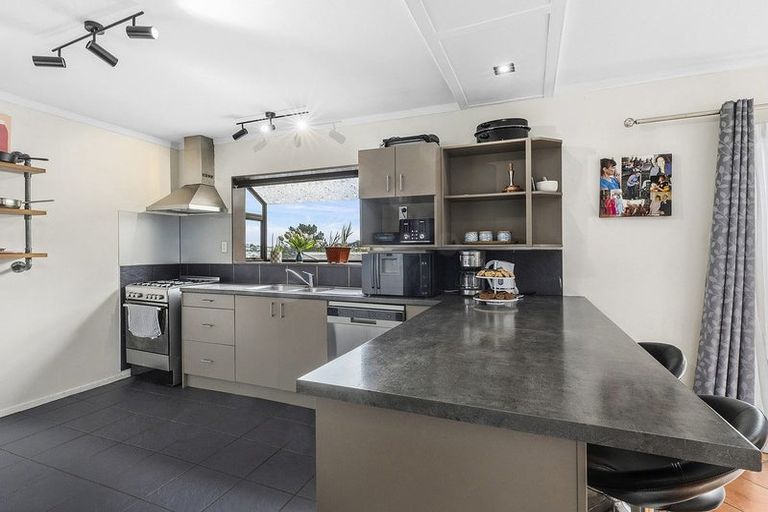 Photo of property in 8 The Bollard, Whitby, Porirua, 5024