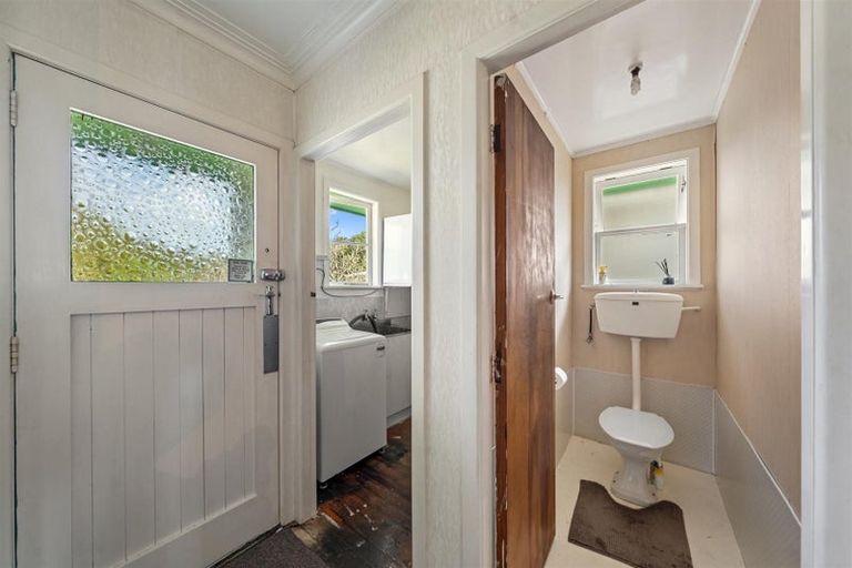 Photo of property in 9 Kuaka Place, New Lynn, Auckland, 0600