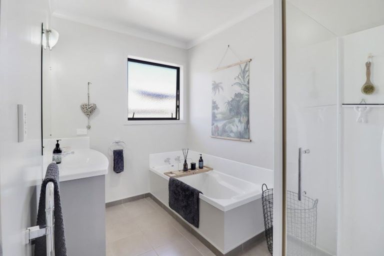 Photo of property in 20 Pohutukawa Grove, Lytton West, Gisborne, 4010