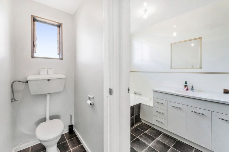 Photo of property in 8 Coates Place, Rangiora, 7400