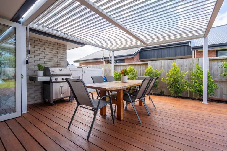 Photo of property in 67 Kaurinui Crescent, One Tree Point, 0118