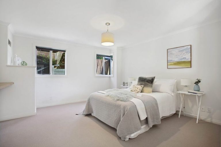 Photo of property in 150 Bleakhouse Road, Mellons Bay, Auckland, 2014