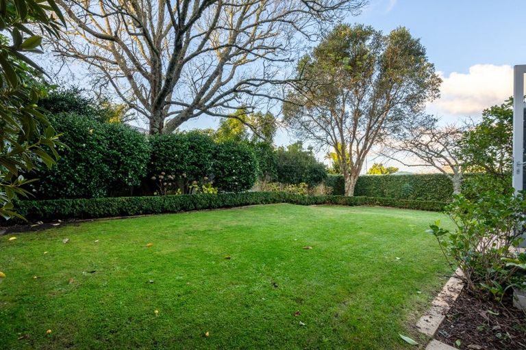 Photo of property in 73 Hinemoa Street, Birkenhead, Auckland, 0626