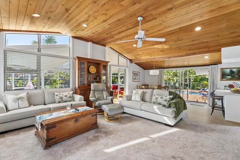 Photo of property in 32 The Circle, Manly, Whangaparaoa, 0930