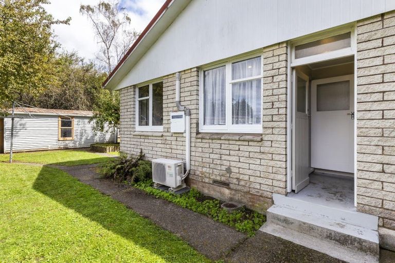 Photo of property in 9 Te Wharekaihua Grove, Turangi, 3334