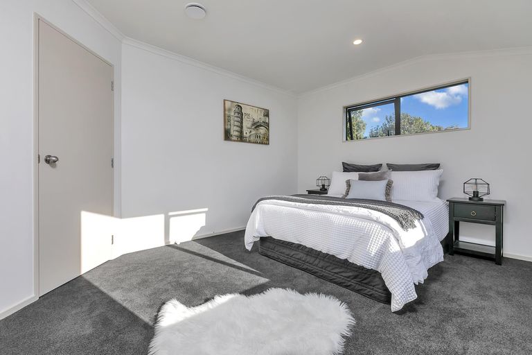 Photo of property in 40a Roberts Road, Glenfield, Auckland, 0629