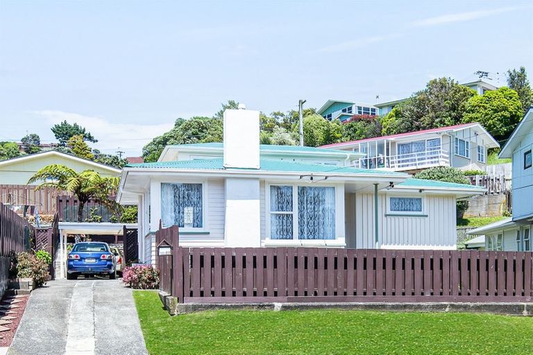 Photo of property in 62 Beazley Avenue, Paparangi, Wellington, 6037