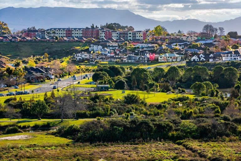 Photo of property in 44 Saint Pauls Drive, Brookfield, Tauranga, 3110