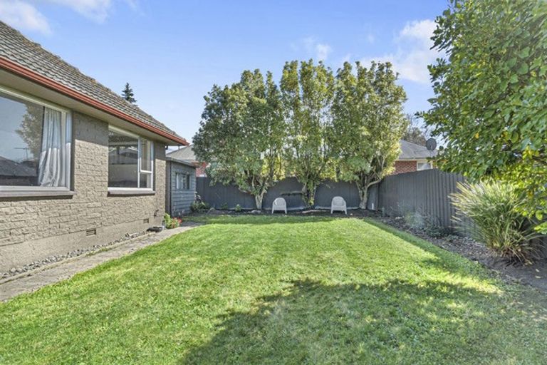 Photo of property in 32 Bentley Street, Russley, Christchurch, 8042