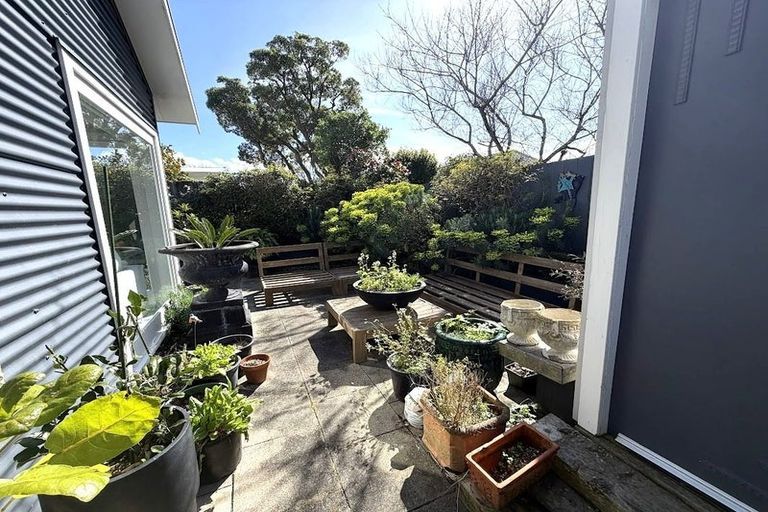 Photo of property in 8 Miro Street, Eastbourne, Lower Hutt, 5013