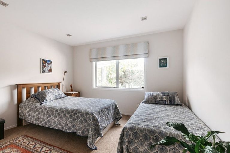 Photo of property in 16 Kayelene Place, Omokoroa, 3114