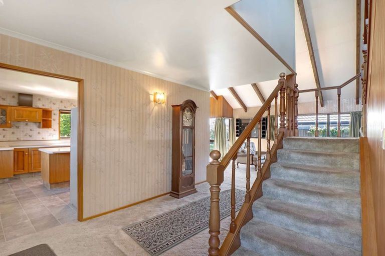 Photo of property in 10 Regency Crescent, Redwood, Christchurch, 8051