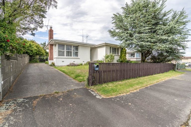 Photo of property in 12 Kinmont Crescent, Newfield, Invercargill, 9812