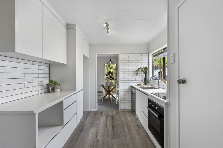 Photo of property in 70 Hutchinsons Road, Bucklands Beach, Auckland, 2014