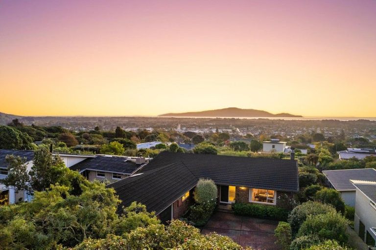 Photo of property in 8 Tui Crescent, Waikanae, 5036