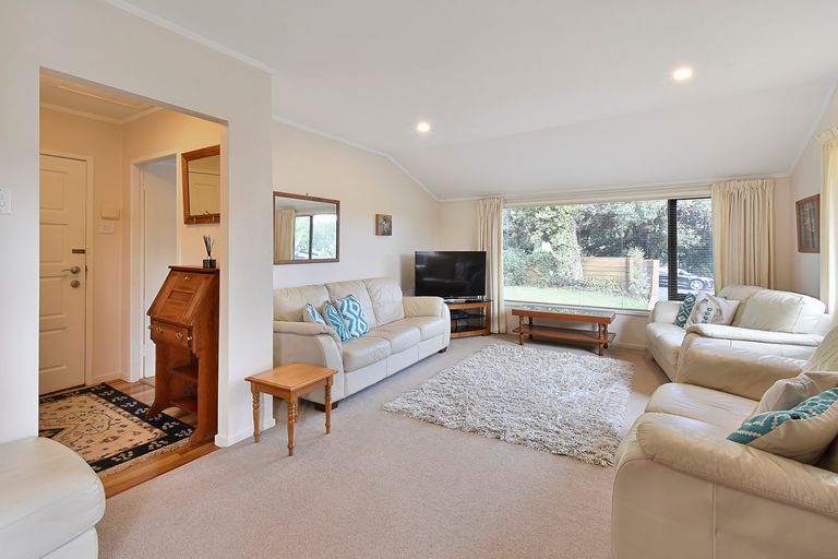 Photo of property in 1/15 Roys Road, Weymouth, Auckland, 2103
