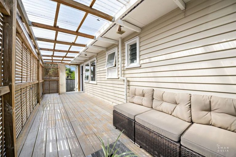 Photo of property in 51 Stottholm Road, Titirangi, Auckland, 0604