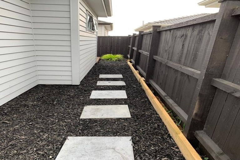 Photo of property in 4 Kapia Road, Westgate, Auckland, 0614