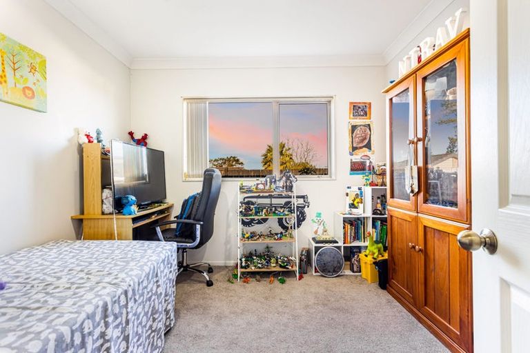 Photo of property in 21 Bradnor Meadows Drive, Swanson, Auckland, 0612