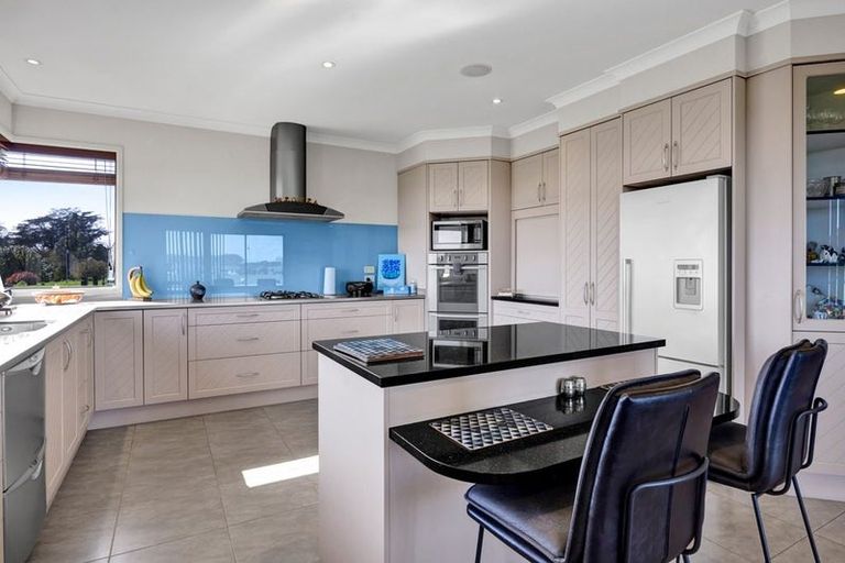 Photo of property in 274 Richmond Road, Lepperton, New Plymouth, 4373