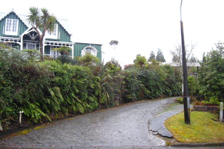 Photo of property in 8 Ivy Terrace, Moana, 7872