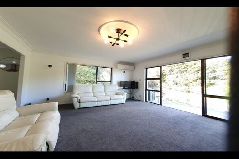 Photo of property in 24 Eugenia Rise, Totara Heights, Auckland, 2105