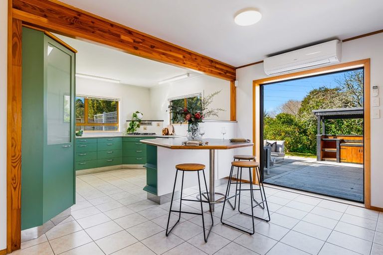 Photo of property in 22 Weza Lane, Kumeu, 0810