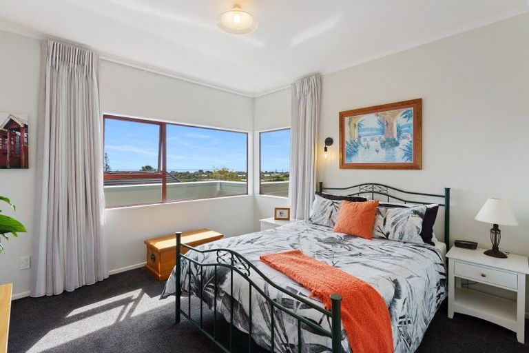 Photo of property in 11 Island View Terrace, Waikanae Beach, Waikanae, 5036