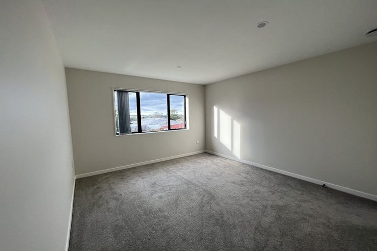 Photo of property in 55c Potter Avenue, Northcote, Auckland, 0627