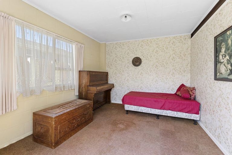 Photo of property in 68 Weatherly Road, Torbay, Auckland, 0630