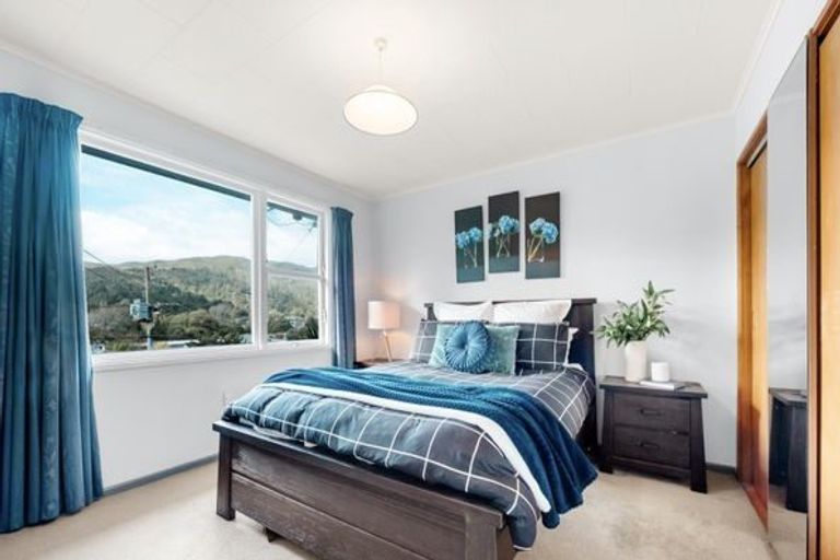 Photo of property in 41 Logie Street, Stokes Valley, Lower Hutt, 5019