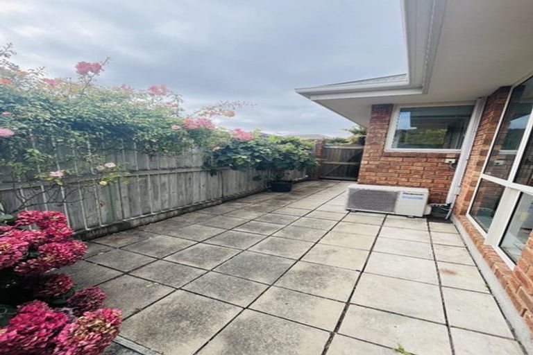 Photo of property in 8 Ridgewood Place, Shirley, Christchurch, 8061