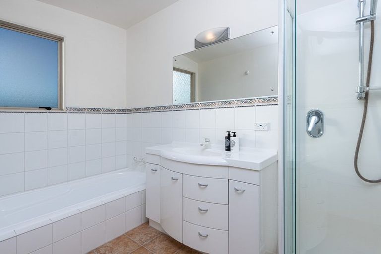 Photo of property in 1/12 Brook Street, Milford, Auckland, 0620