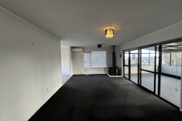 Photo of property in 51 Hollyford Drive, Clover Park, Auckland, 2105