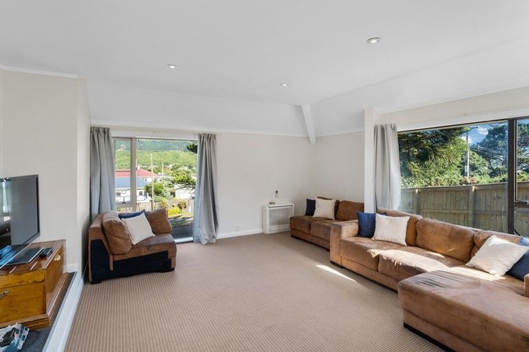 Photo of property in 24 Tremewan Street, Tawa, Wellington, 5028