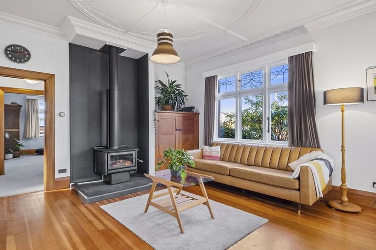 Photo of property in 262 Macandrew Road, Forbury, Dunedin, 9012