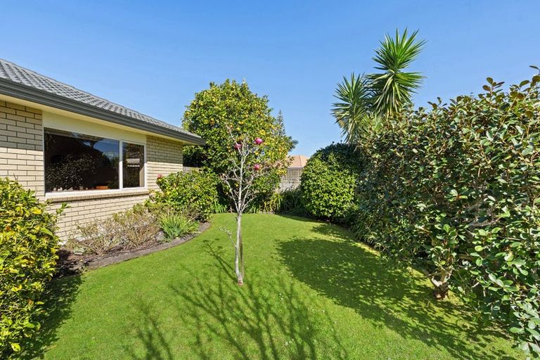 Photo of property in 40 Settlers Grove, Orewa, 0931