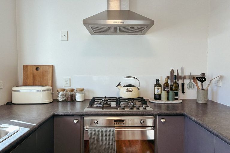 Photo of property in 104 Parkers Road, Tahunanui, Nelson, 7011