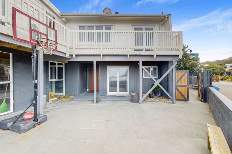 Photo of property in 68 Owhiro Bay Parade, Owhiro Bay, Wellington, 6023