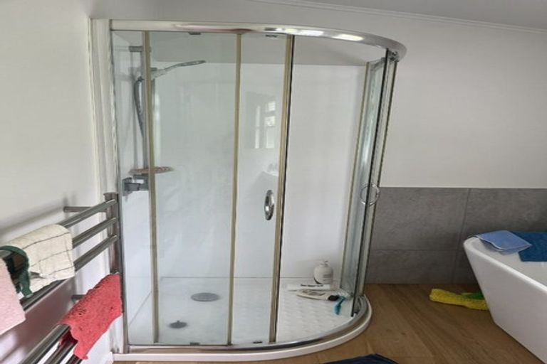 Photo of property in 98 Matipo Road, Mairangi Bay, Auckland, 0630