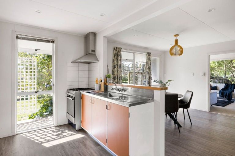 Photo of property in 21 Morrow Avenue, St Andrews, Hamilton, 3200