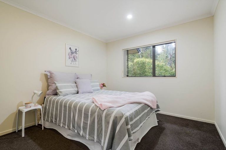 Photo of property in 37 Westglen Place, Ranui, Auckland, 0612