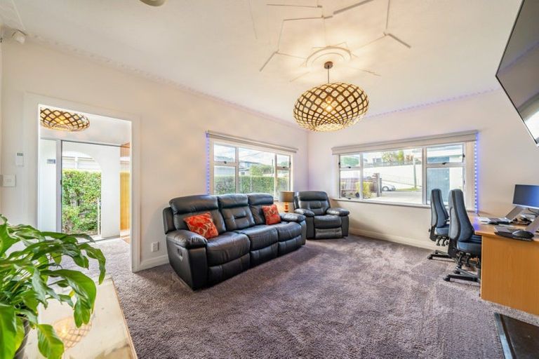 Photo of property in 6 Monaghan Avenue, Karori, Wellington, 6012