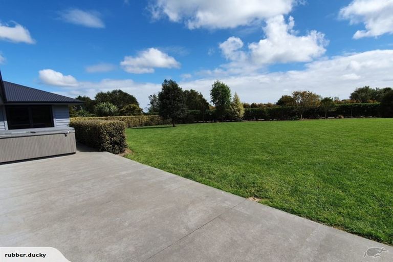 Photo of property in 381 Tararua Road, Levin, 5571
