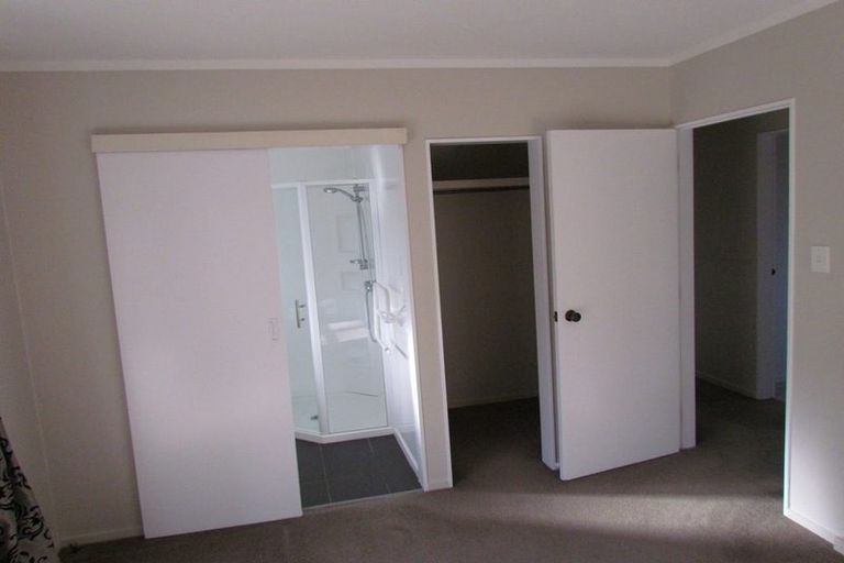 Photo of property in 6 Seagull Place, Whitby, Porirua, 5024