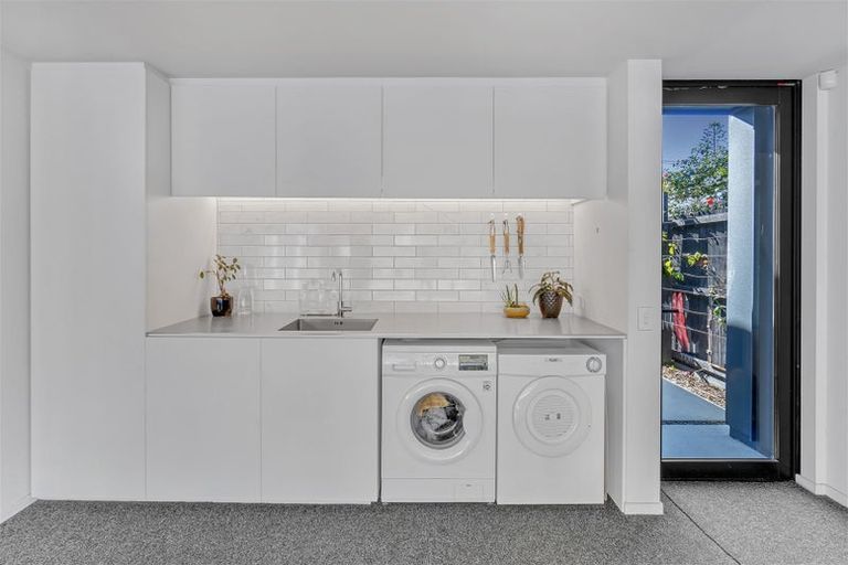 Photo of property in 2 Marriner Street, Sumner, Christchurch, 8081