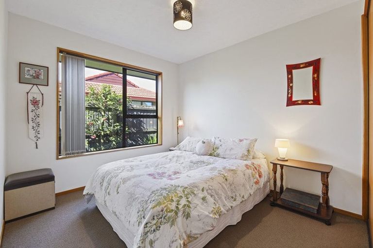 Photo of property in 6 Thornhill Place, Sockburn, Christchurch, 8042